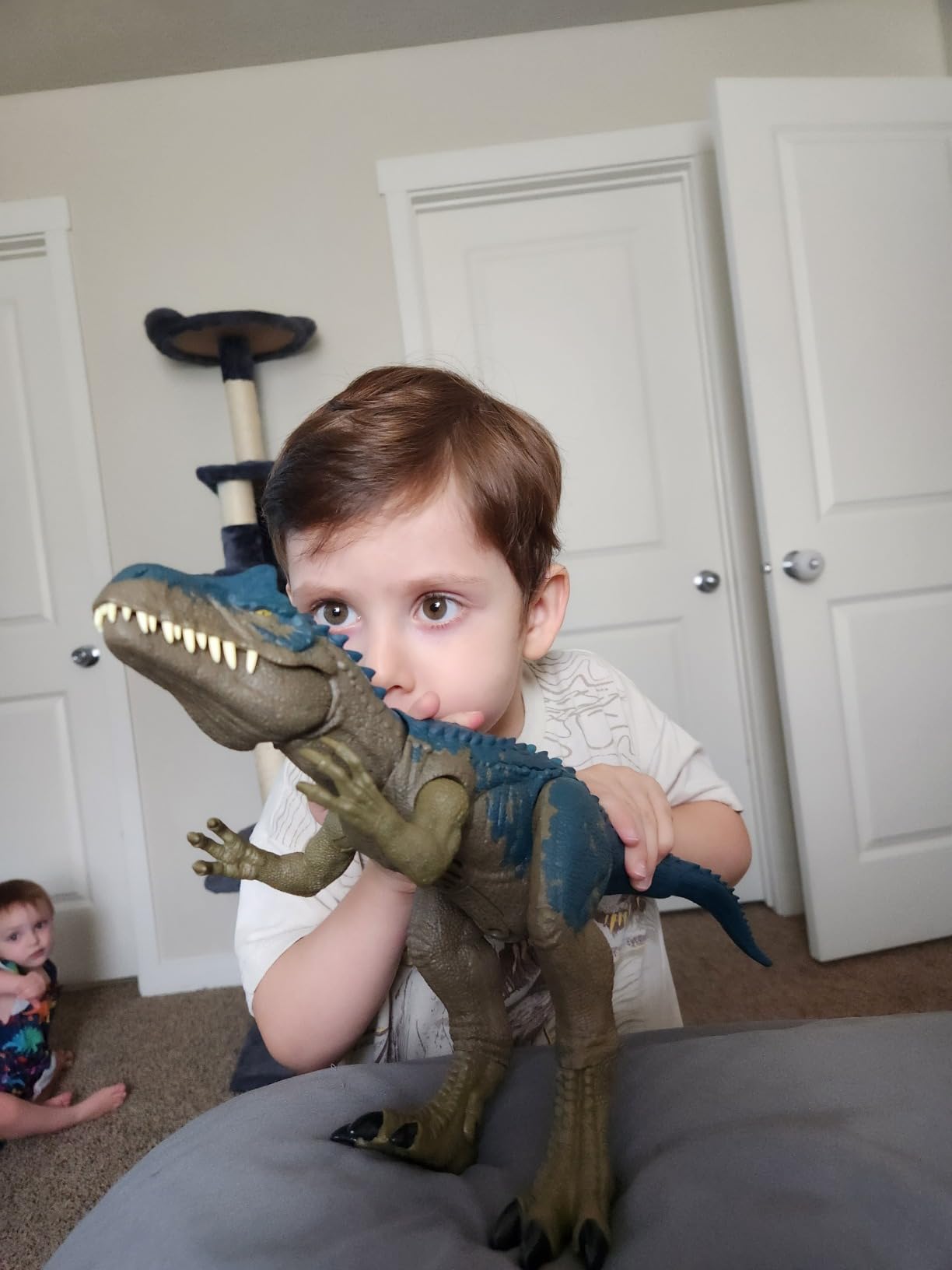 Jurassic World Ruthless Rampagin Allosaurus Dinosaur Toy